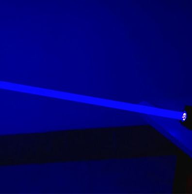 الدرجة الصناعية DC 12-24V 450nm 80mw Blue Dot Laser Module للضوء المسرحي بالليزر والليزر الخارجي المزود